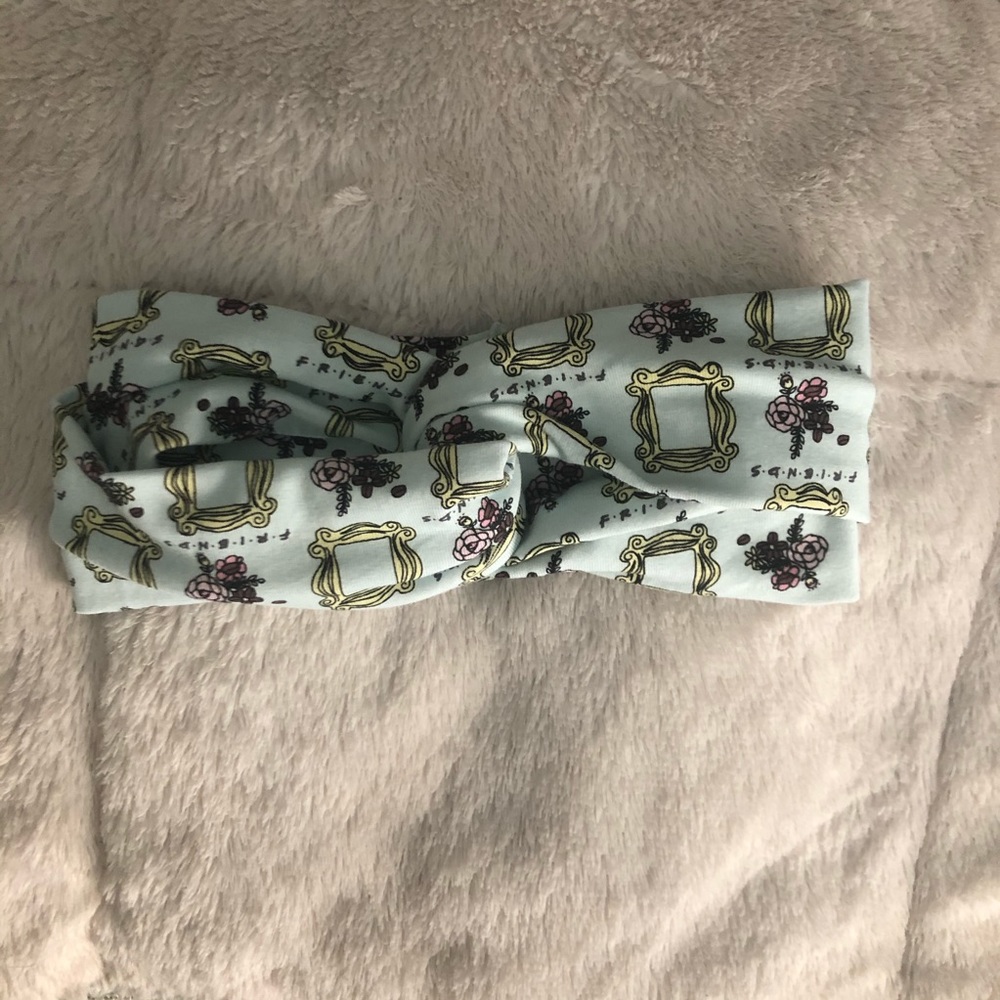 FRIENDS knot headband